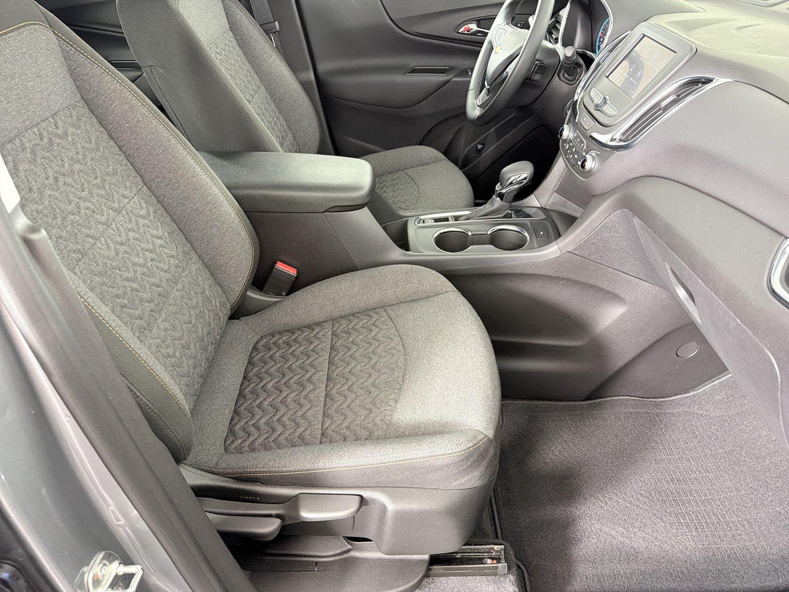 Used 2024 Chevrolet Equinox LT FWD image 11