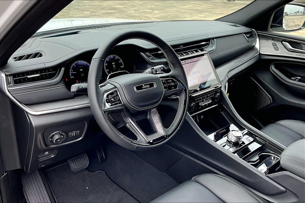 New 2025 Jeep Grand Cherokee L Overland w/ Advanced Protech Group III image 5