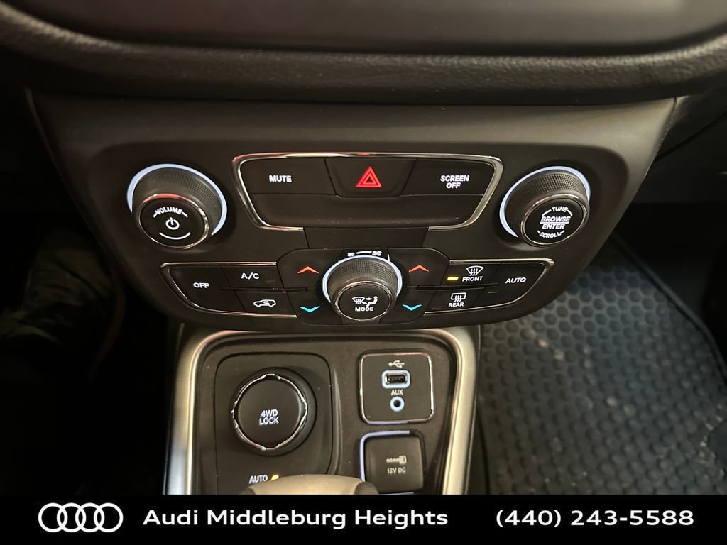 Used 2018 Jeep Compass Latitude w/ Popular Equipment Group image 19