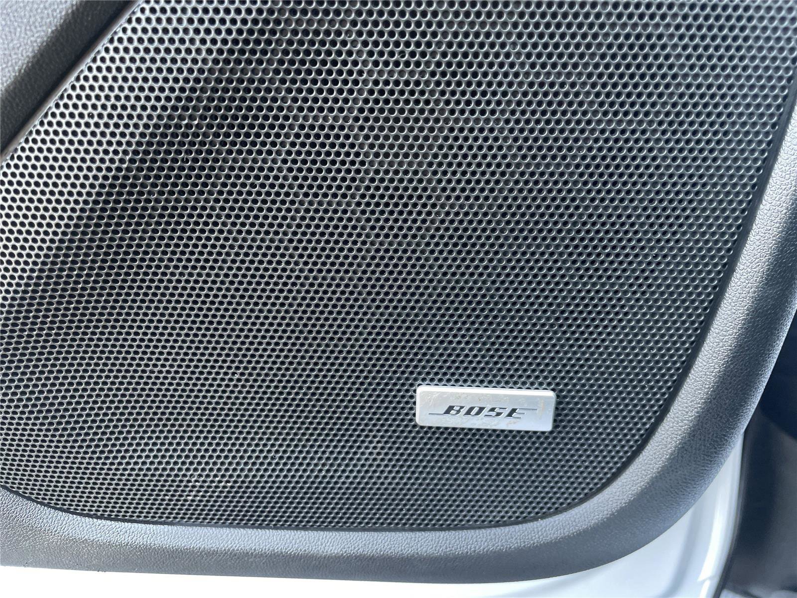 Used 2022 GMC Terrain SLT w/ Infotainment Package II AWD/4WD image 11