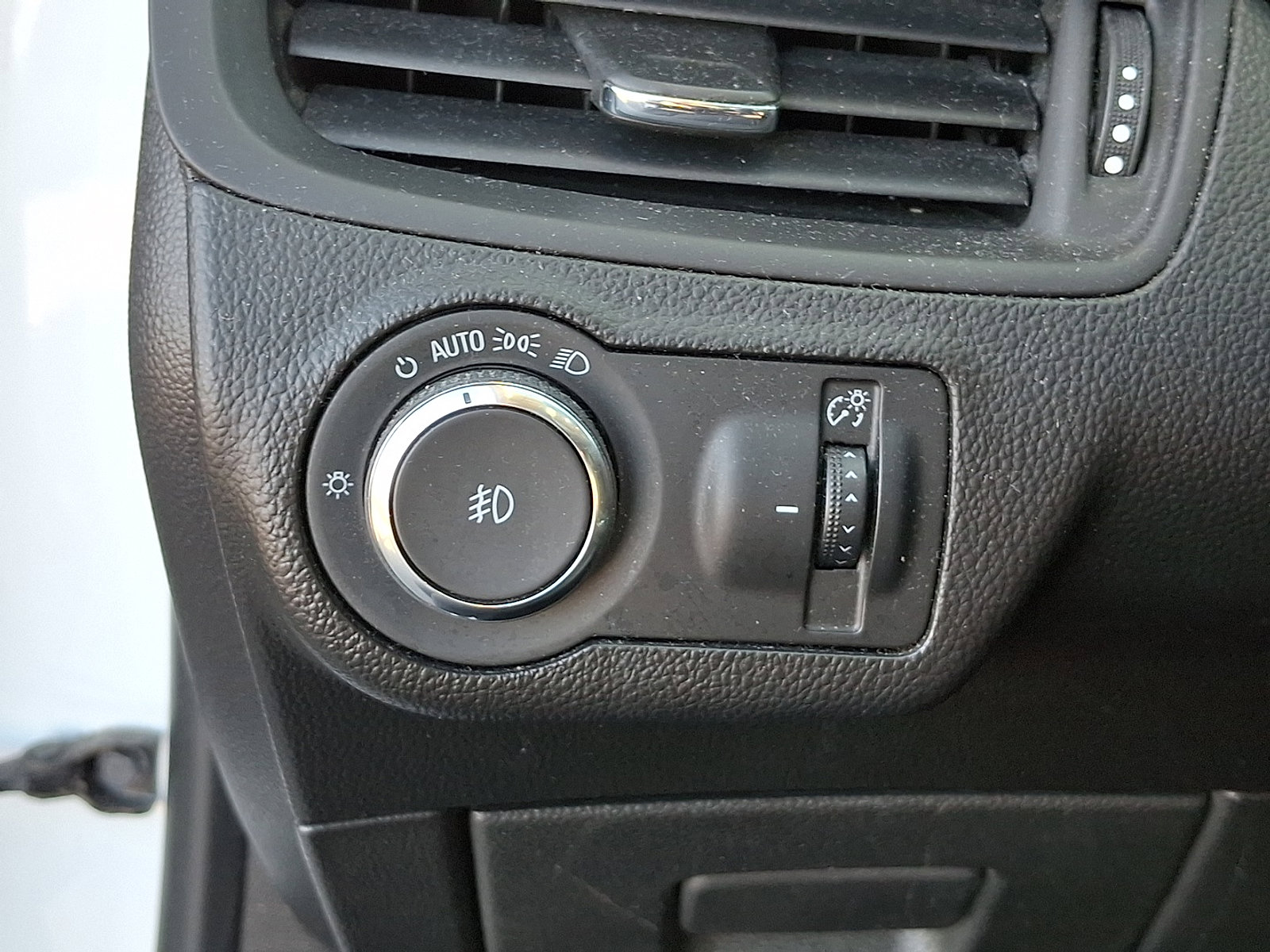 Used 2017 Buick Envision Essence w/ LPO, Cargo Package image 27