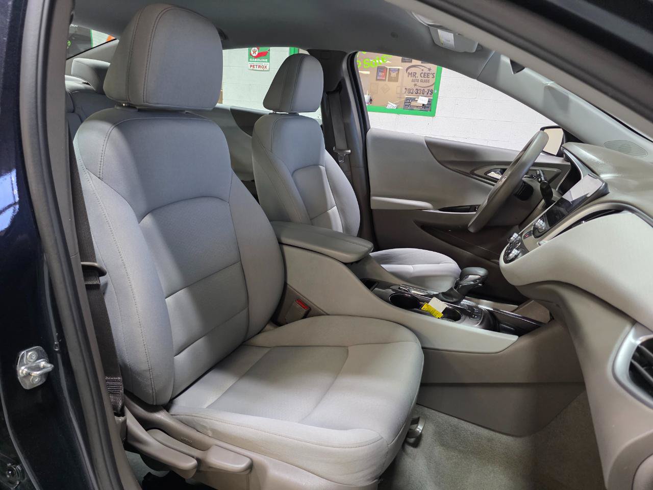 Used 2022 Chevrolet Malibu LT FWD image 24