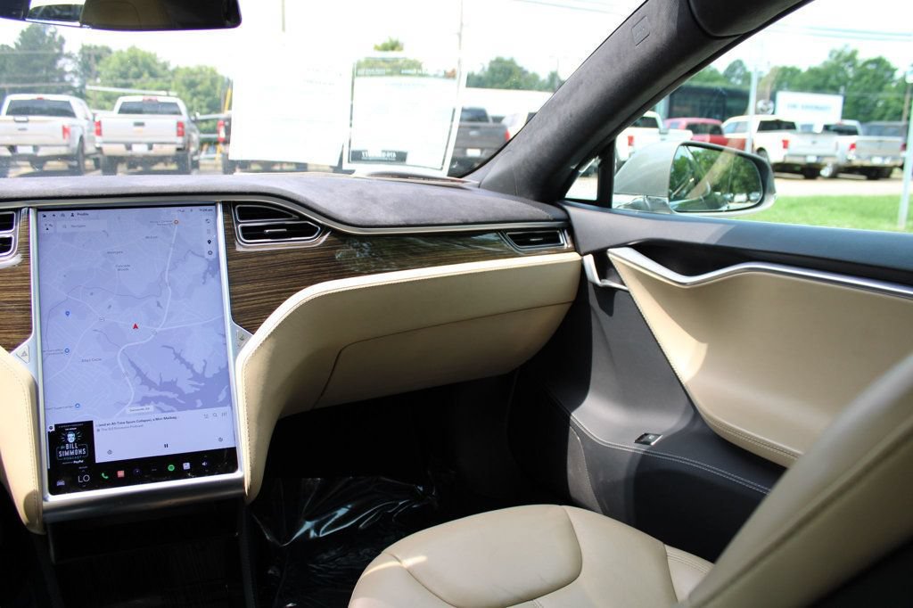 Used 2015 Tesla Model S 70D AWD/4WD image 16