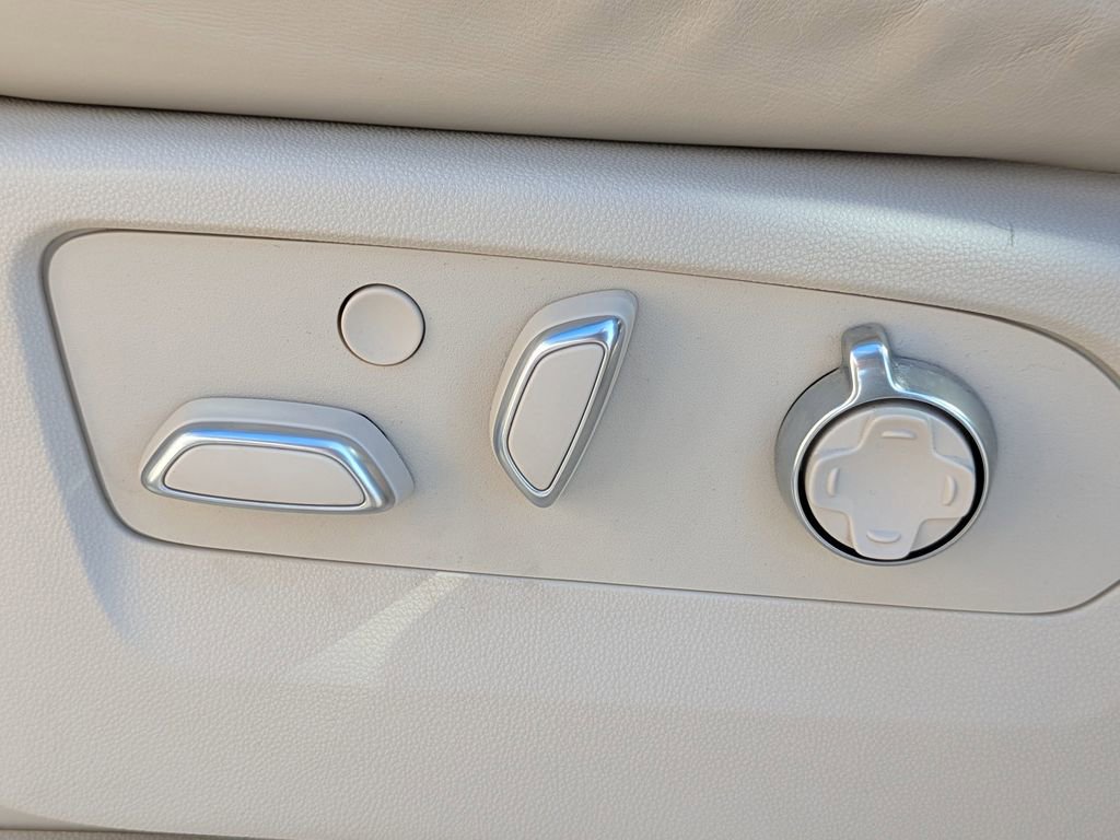 Certified 2024 Cadillac Escalade ESV Premium Luxury Platinum w/ Heavy-Duty Trailer Package image 27