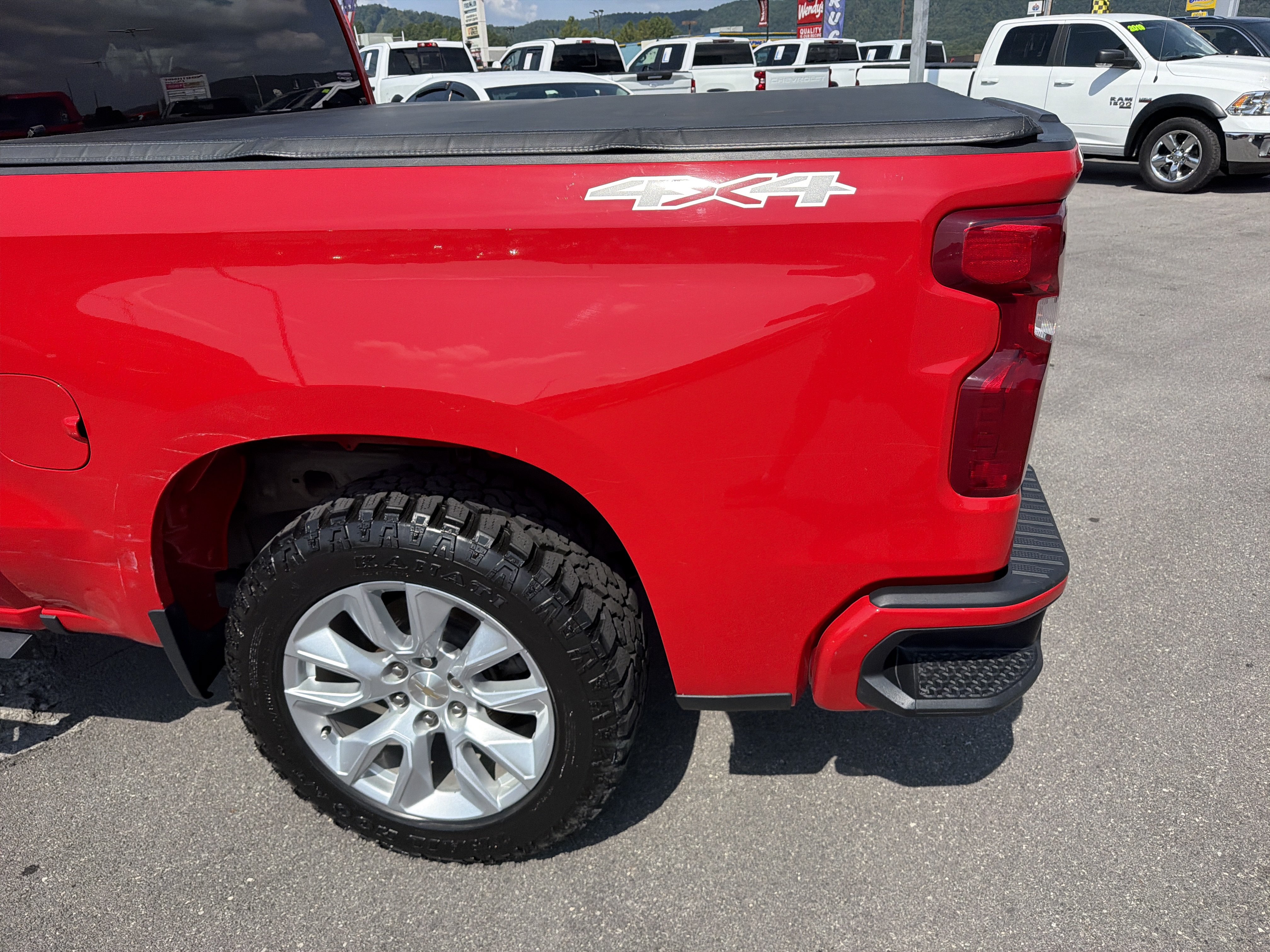 Used 2023 Chevrolet Silverado 1500 Custom AWD/4WD image 10