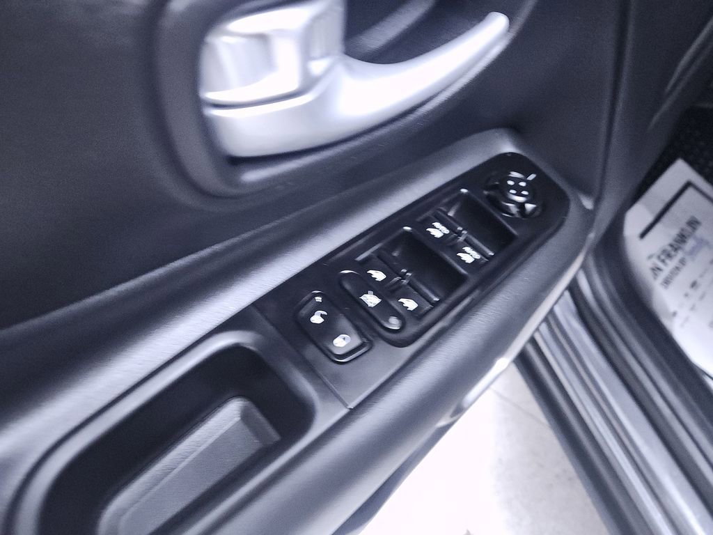 Used 2023 Jeep Renegade Limited AWD/4WD image 13