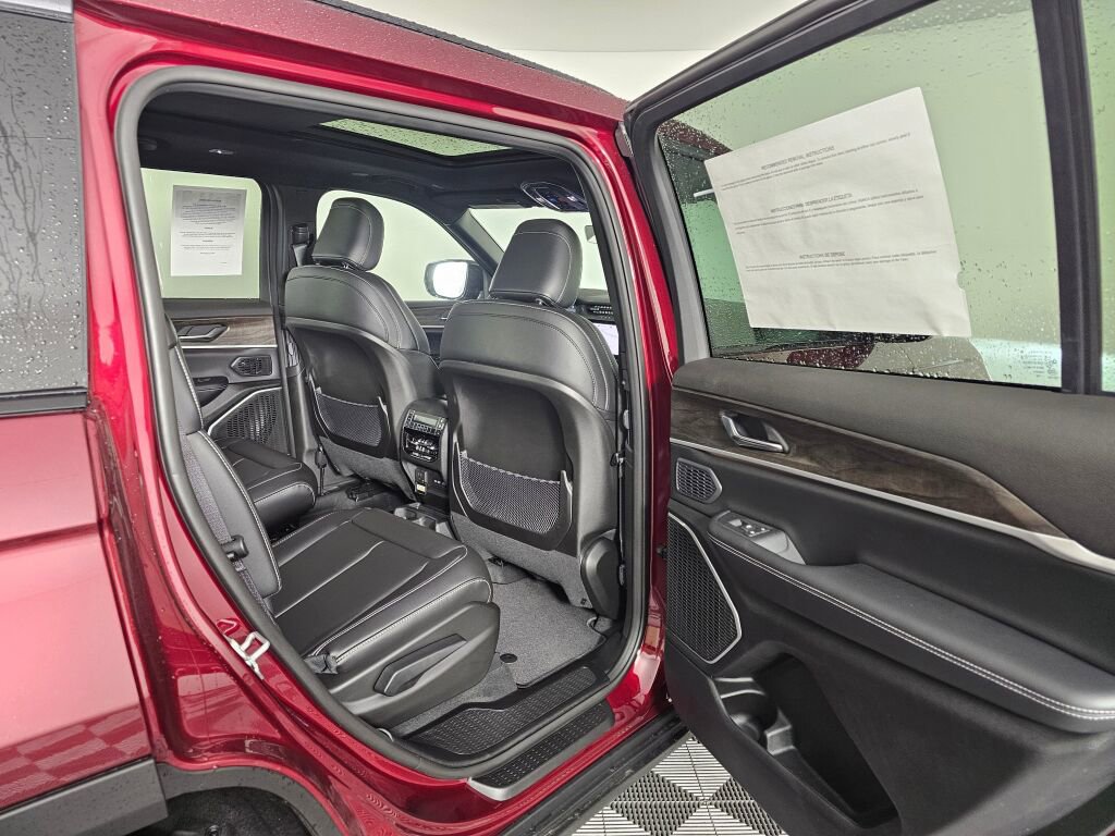 New 2026 Jeep Grand Cherokee L Limited w/ Limited Altitude Package image 35