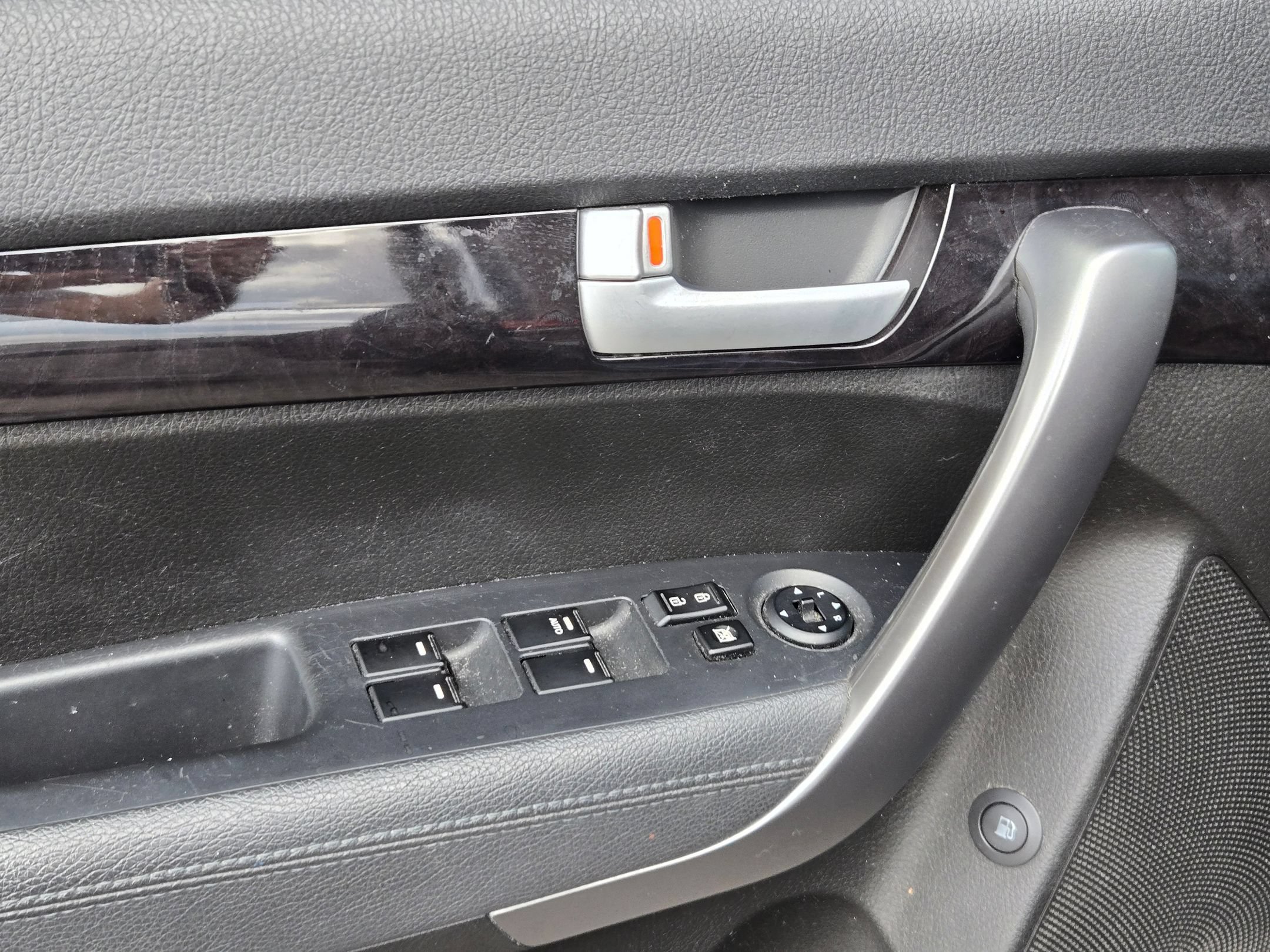 Used 2015 Kia Sorento LX FWD image 11