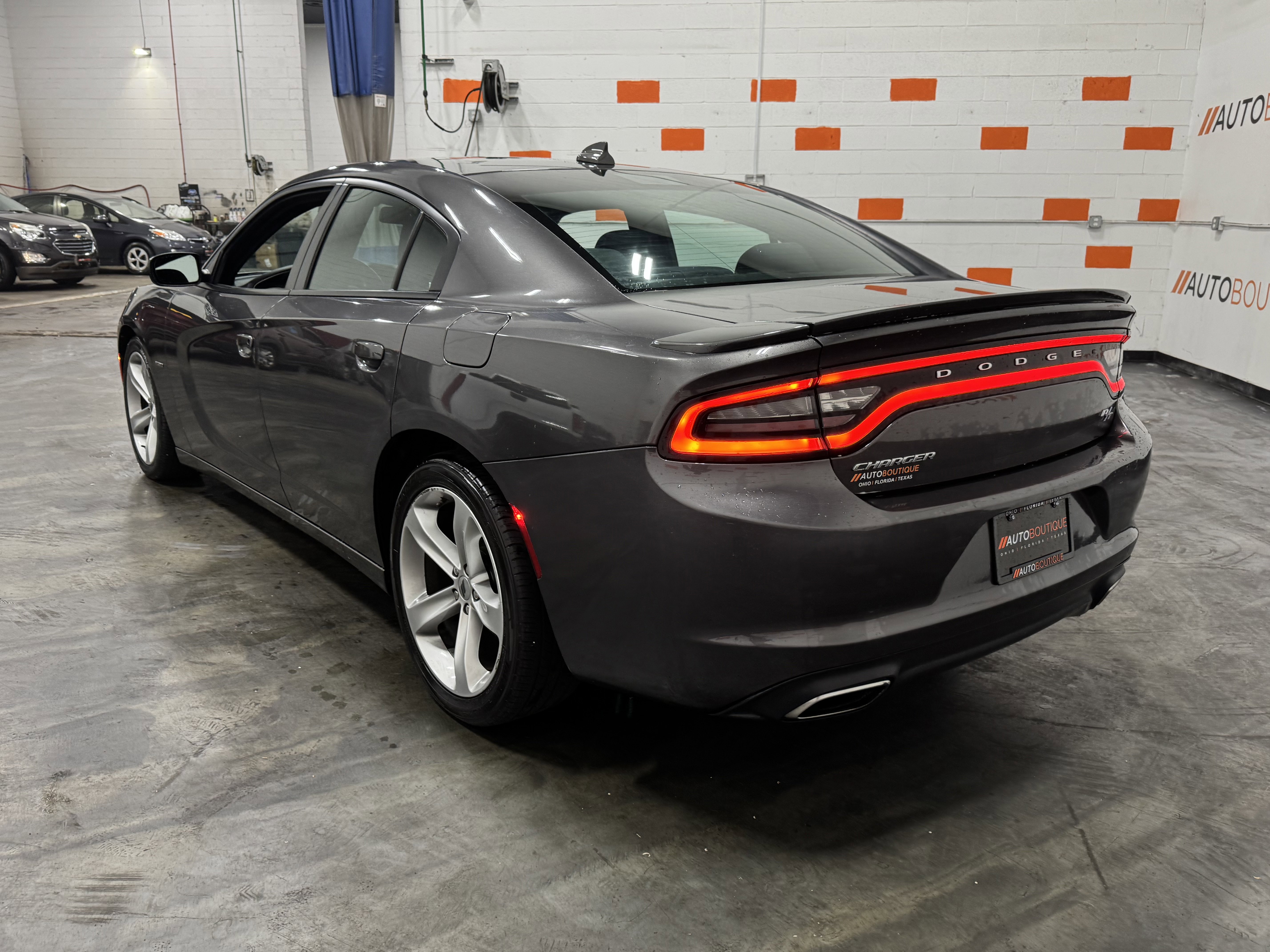 Used 2017 Dodge Charger R/T image 10