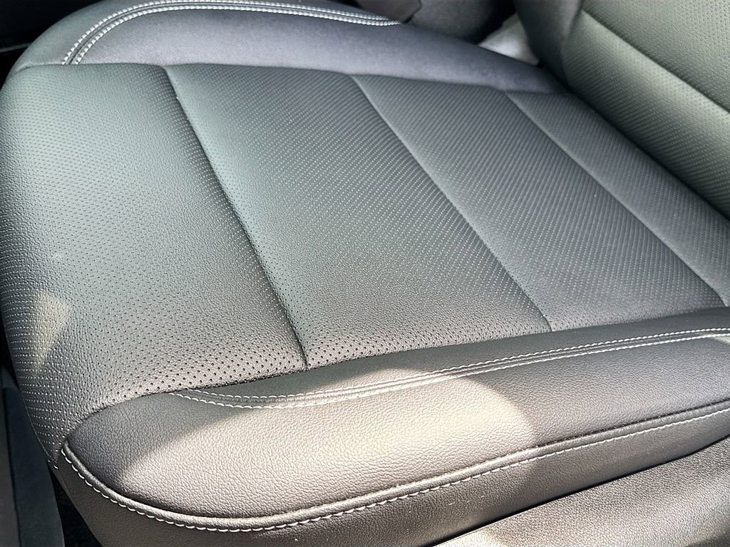 Used 2026 Chevrolet Traverse LT w/ Driver Confidence Package image 15