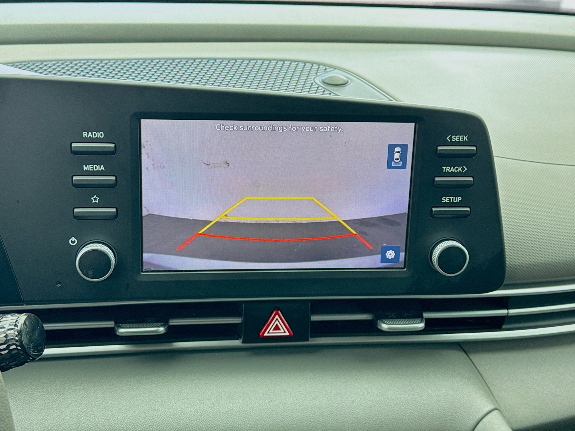 Used 2022 Hyundai Elantra SE image 10