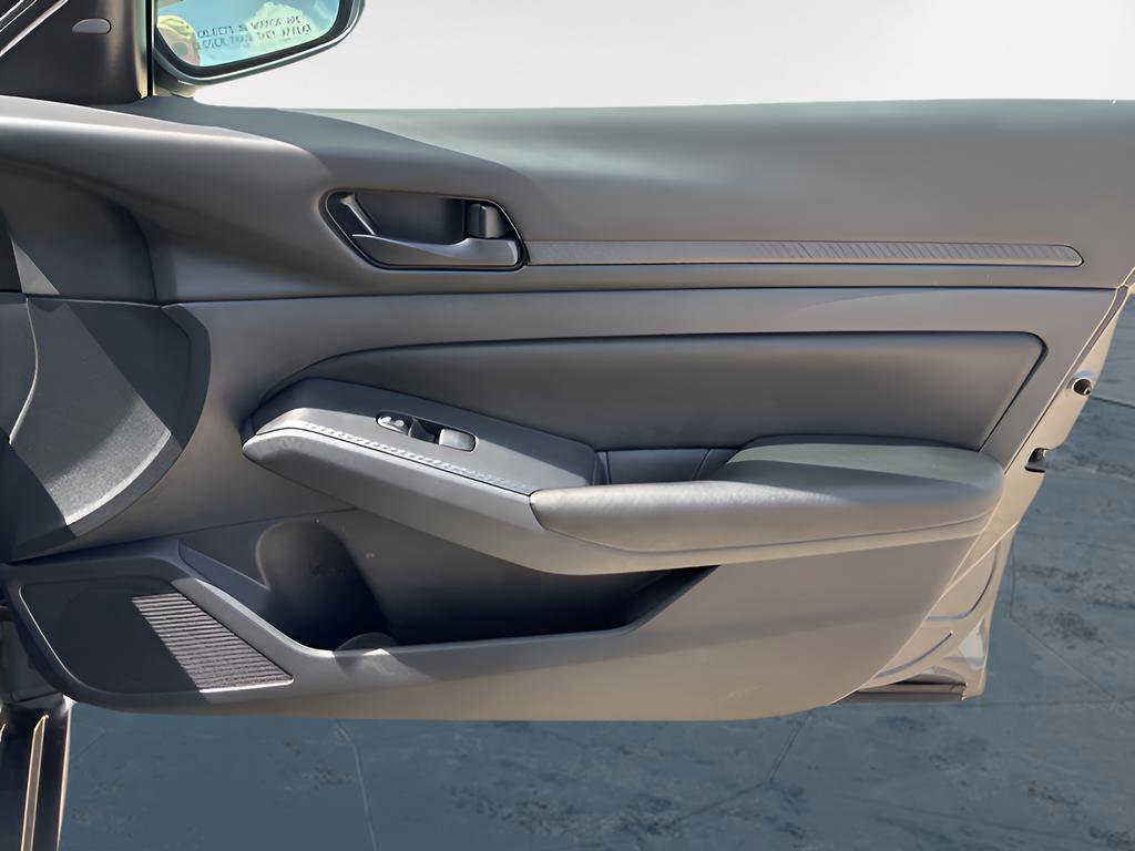 Used 2025 Nissan Altima 2.5 S image 13