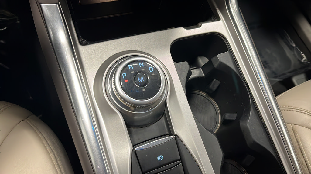 Used 2020 Ford Explorer Platinum w/ Premium Technology Package AWD/4WD image 19