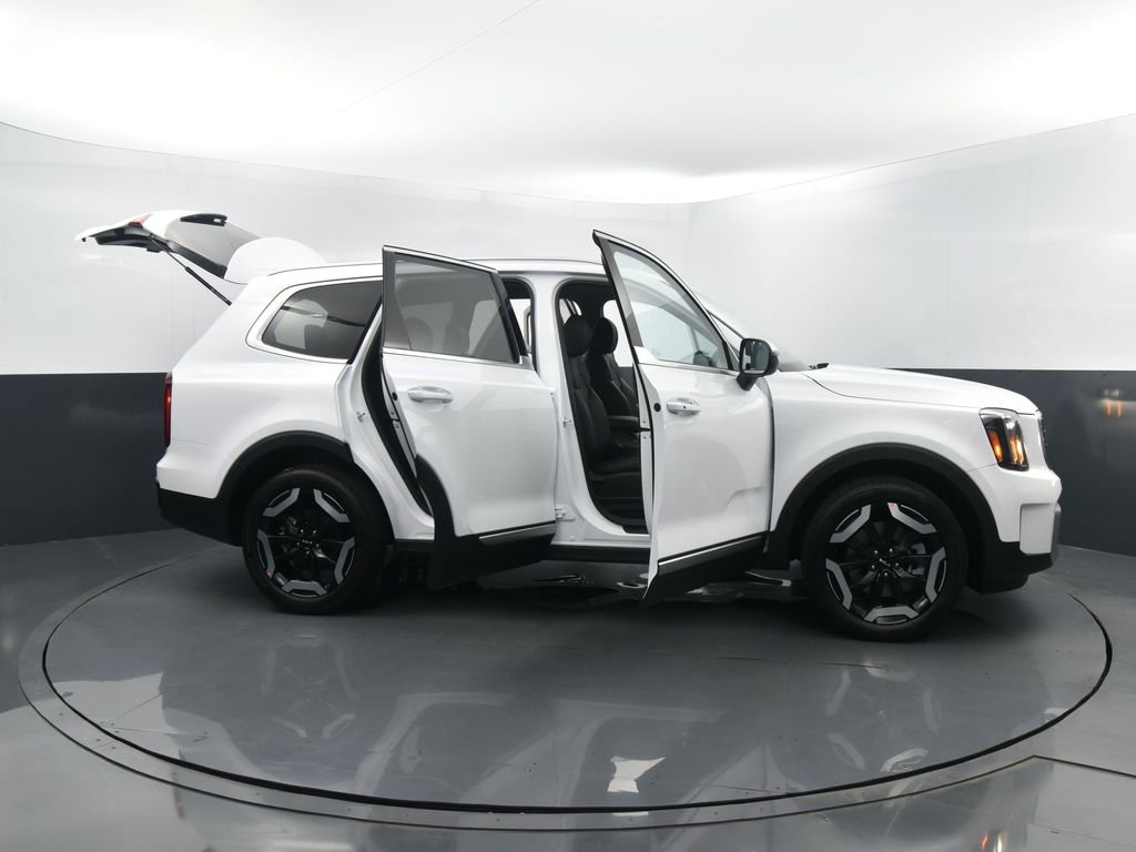 Certified 2024 Kia Telluride S w/ S Sunroof Package image 41
