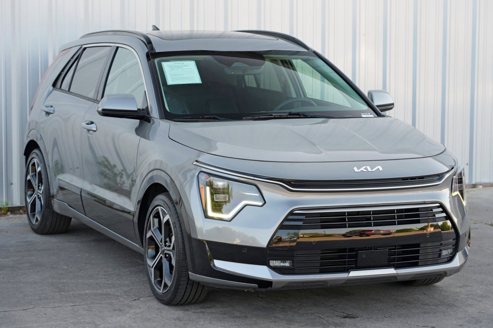 Used 2023 Kia Niro SX Touring image 49