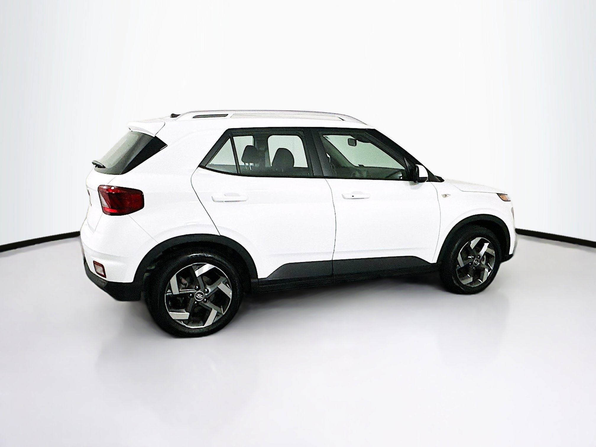 Used 2025 Hyundai Venue SEL FWD image 10