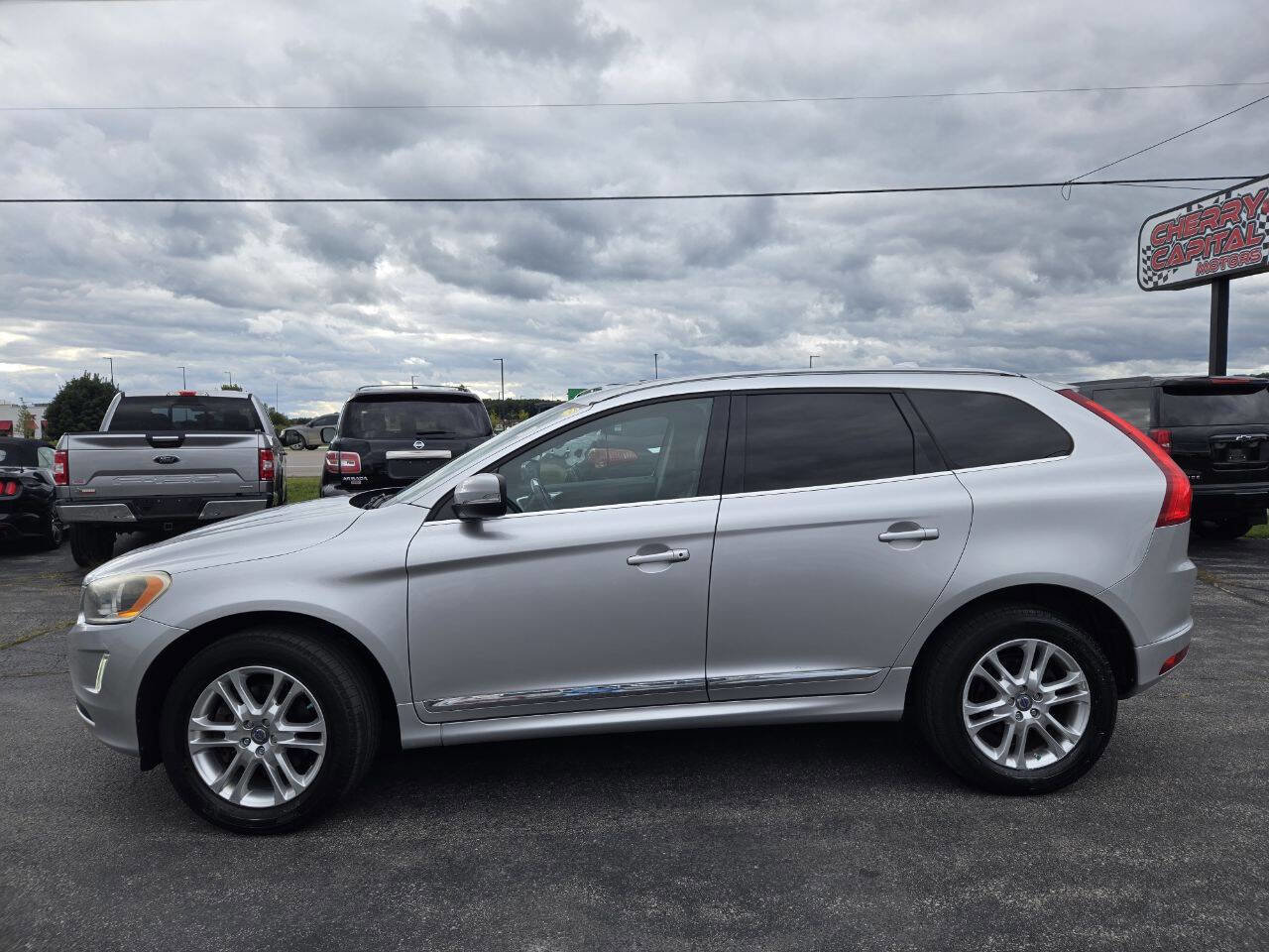Used 2015 Volvo XC60 T5 image 7