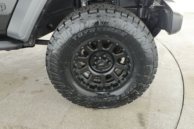 Used 2020 Jeep Gladiator Sport w/ Trailer Tow Package AWD/4WD image 12