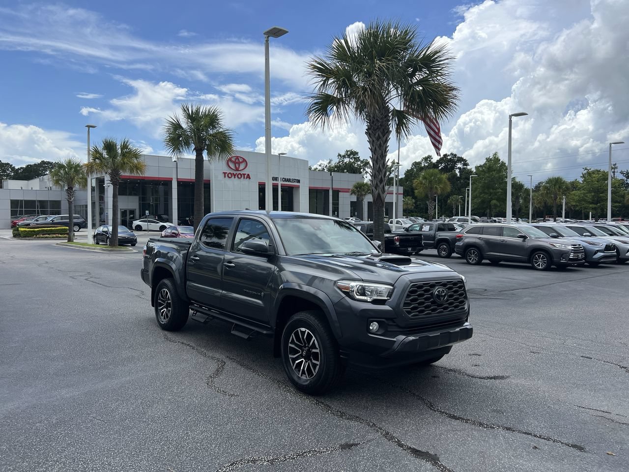 Used 2020 Toyota Tacoma TRD Sport AWD/4WD image 2