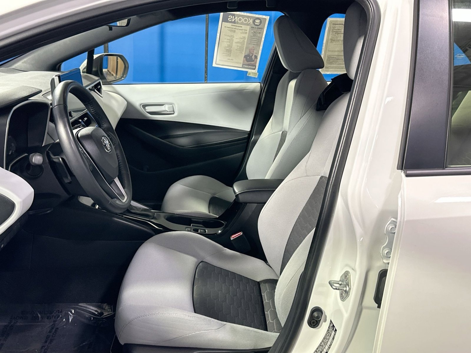 Used 2023 Toyota Corolla SE image 13