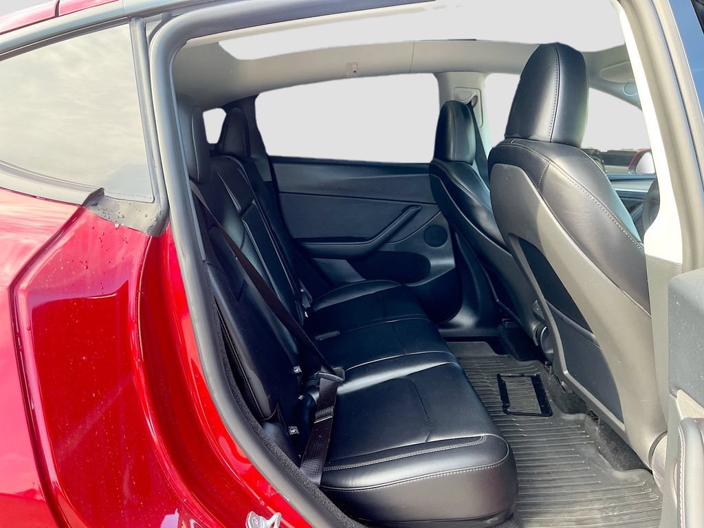 Used 2025 Tesla Model Y Long Range RWD image 28