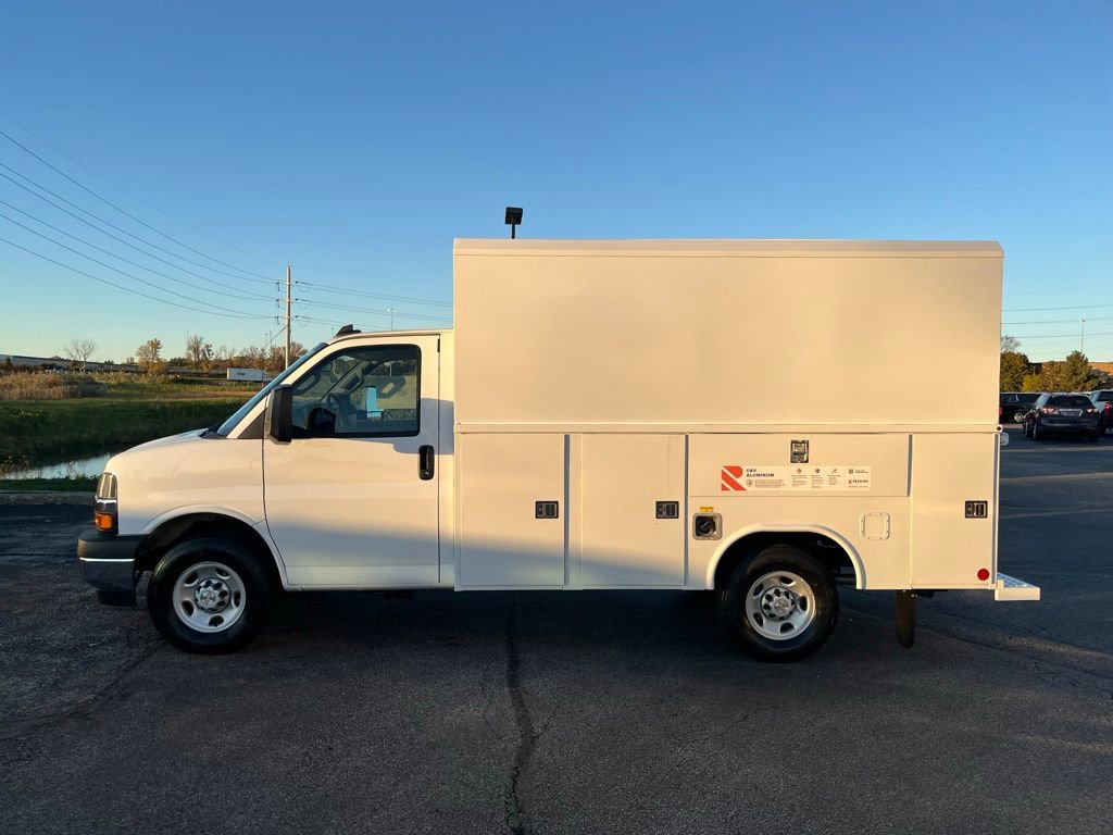 New 2025 Chevrolet Express 3500 w/ Power Convenience Package image 4