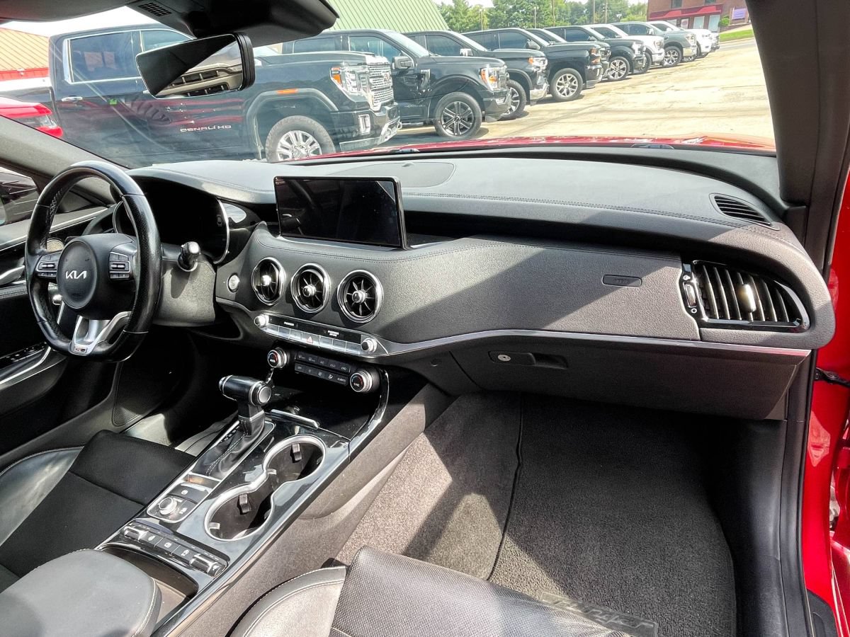 Used 2022 Kia Stinger GT-Line w/ Sun & Sound Package AWD/4WD image 9