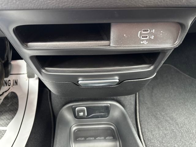 New 2026 Chrysler Pacifica Select image 17