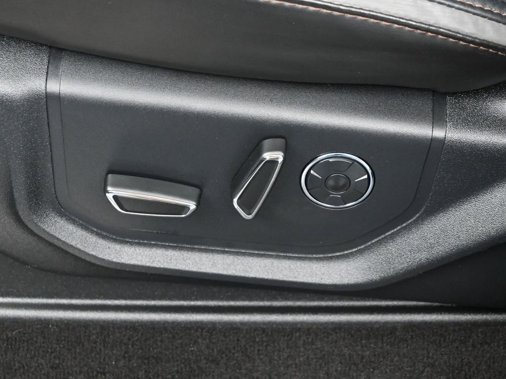 Certified 2018 Ford F350 Platinum w/ Platinum Ultimate Package image 12