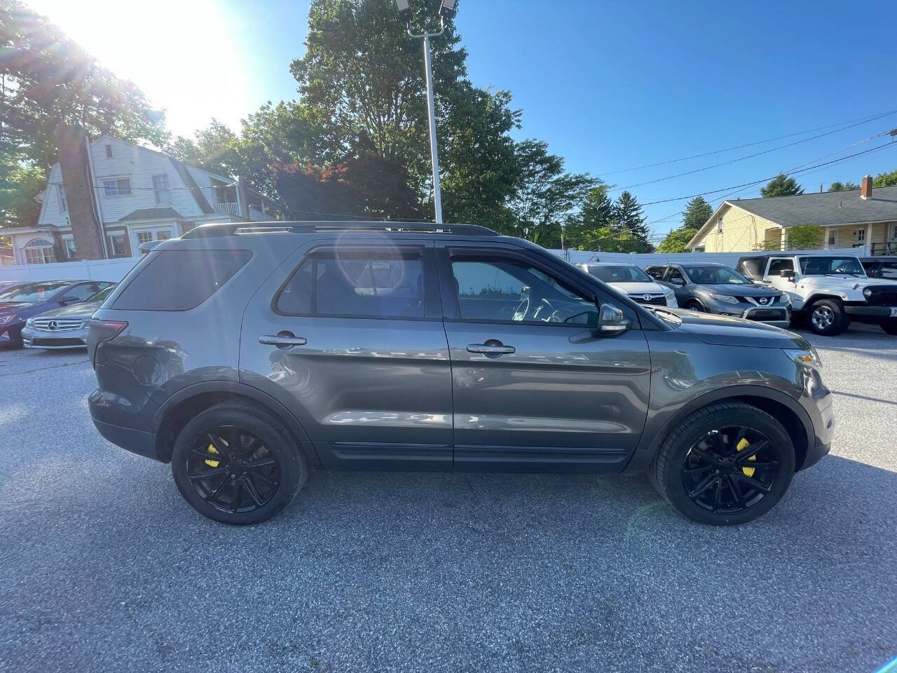 Used 2015 Ford Explorer XLT w/ Equipment Group 202B AWD/4WD image 5
