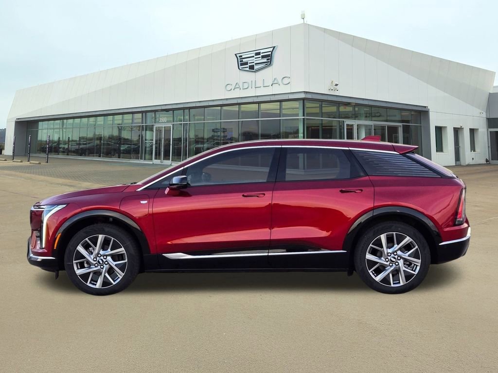 New 2026 Cadillac Optiq Luxury 2 w/ LPO, Floor Liner Package image 3