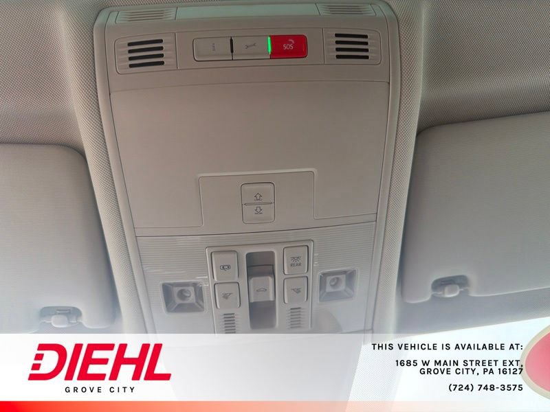 Used 2024 Volkswagen Tiguan SE AWD/4WD image 32