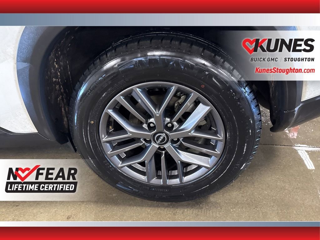 Used 2023 Nissan Rogue S image 18