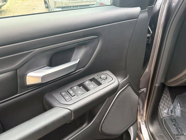 Used 2026 RAM 1500 Express AWD/4WD image 19