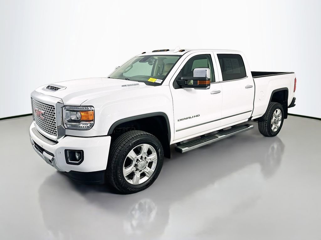 Used 2017 GMC Sierra 2500 Denali w/ Duramax Plus Package AWD/4WD video 3