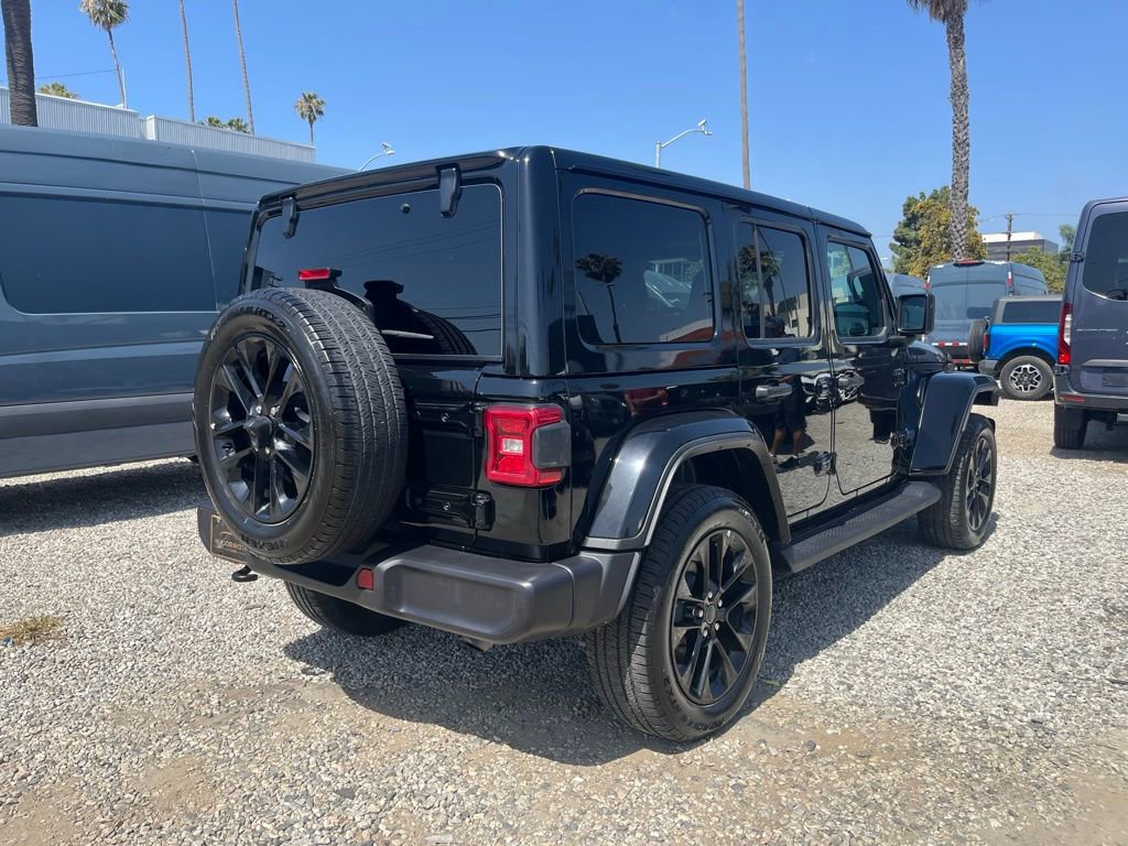 Used 2025 Jeep Wrangler Unlimited Sahara AWD/4WD image 5