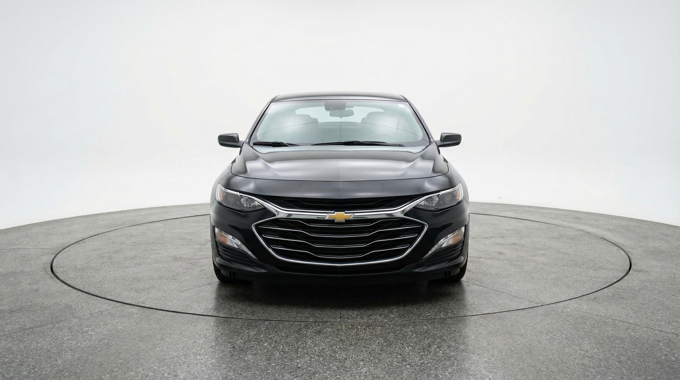 Used 2024 Chevrolet Malibu LT FWD image 2