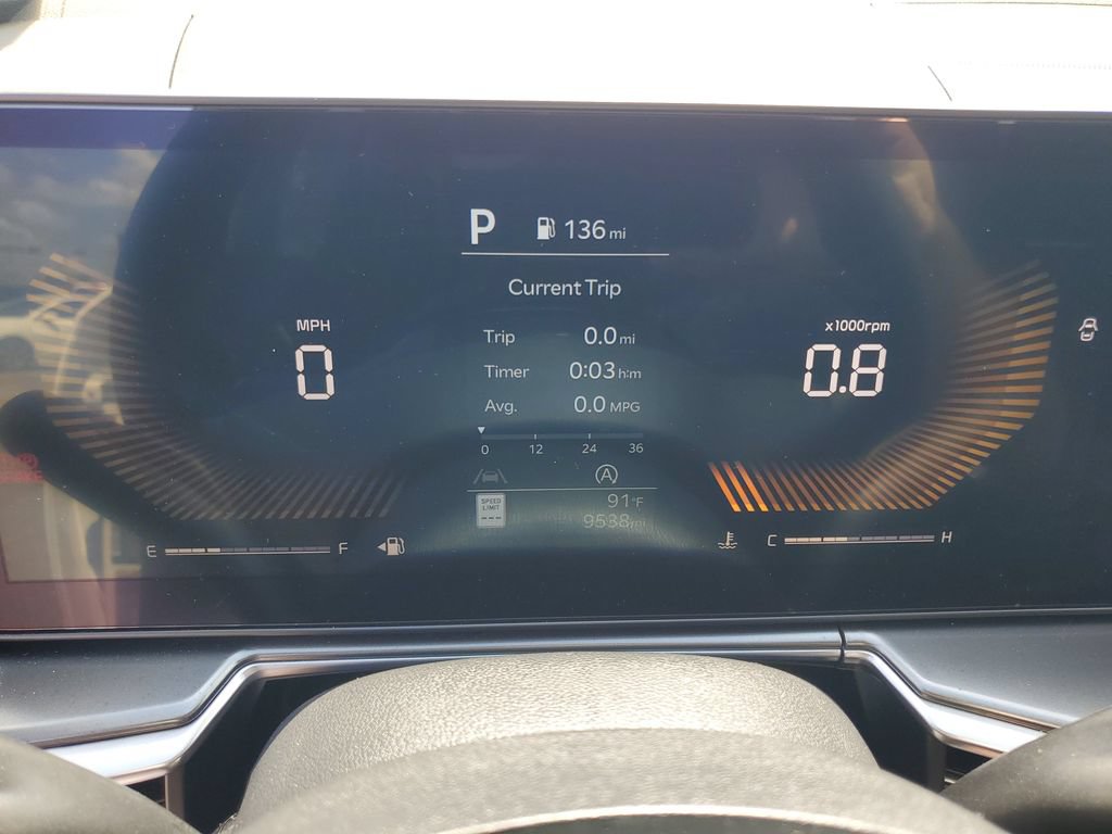 Used 2025 Kia Sorento LX FWD image 13