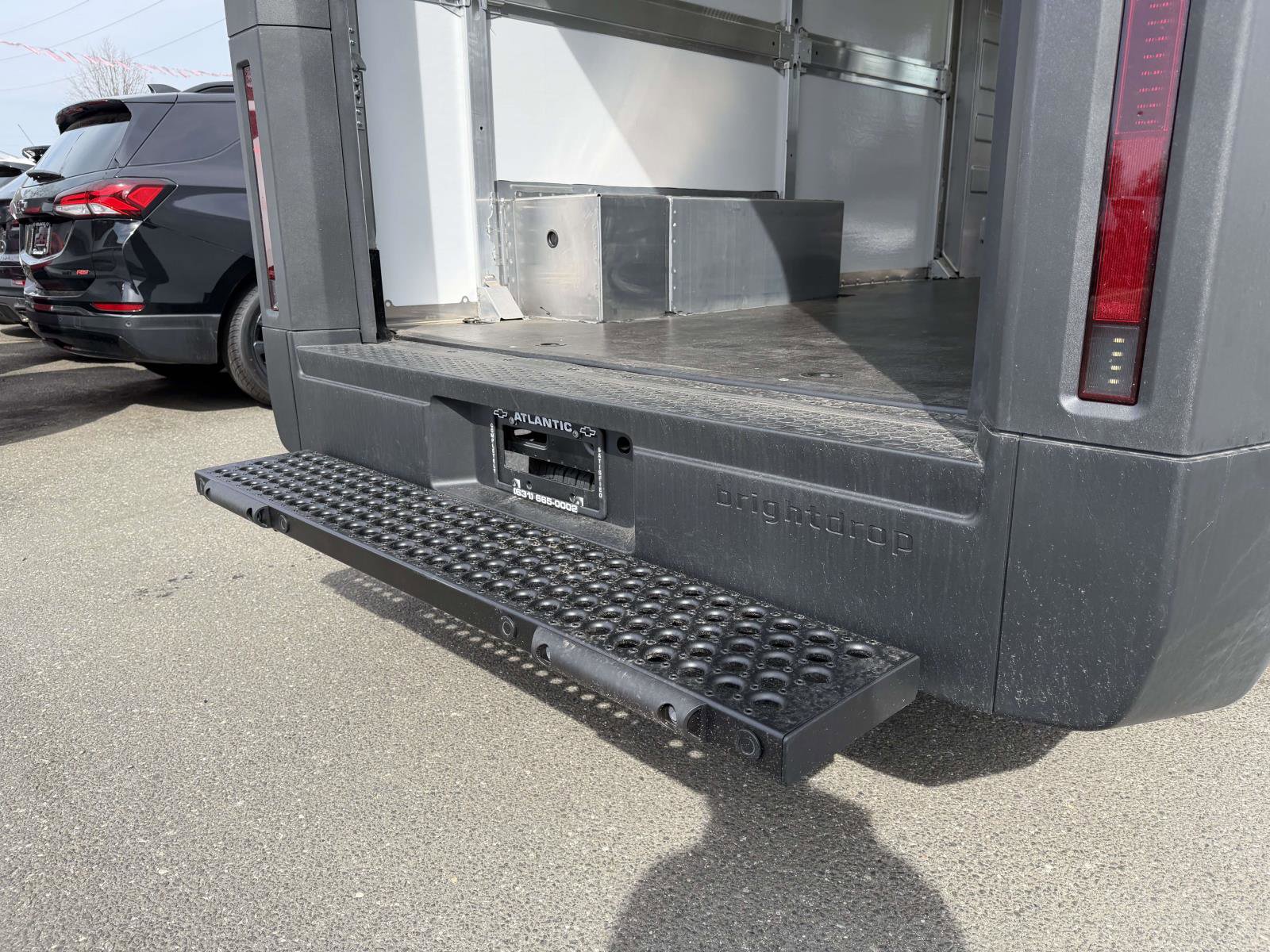 Used 2024 Chevrolet Brightdrop 600 w/ Commercial Equipment Package image 9