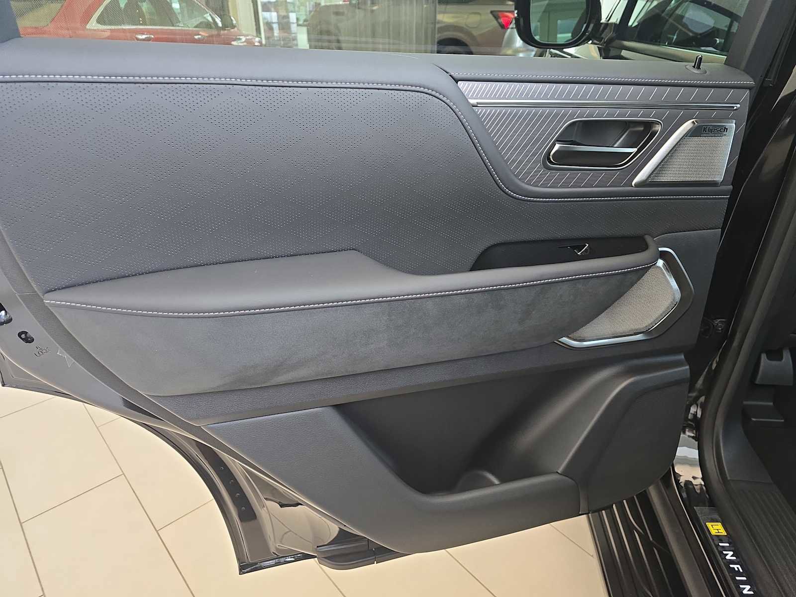 New 2026 INFINITI QX80 Autograph w/ Premium Cargo Package image 7