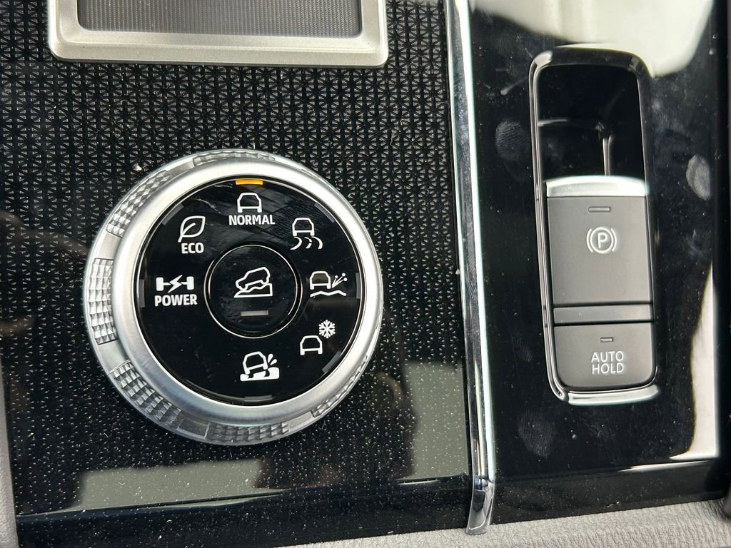 New 2025 Mitsubishi Outlander SEL Black Edition image 24