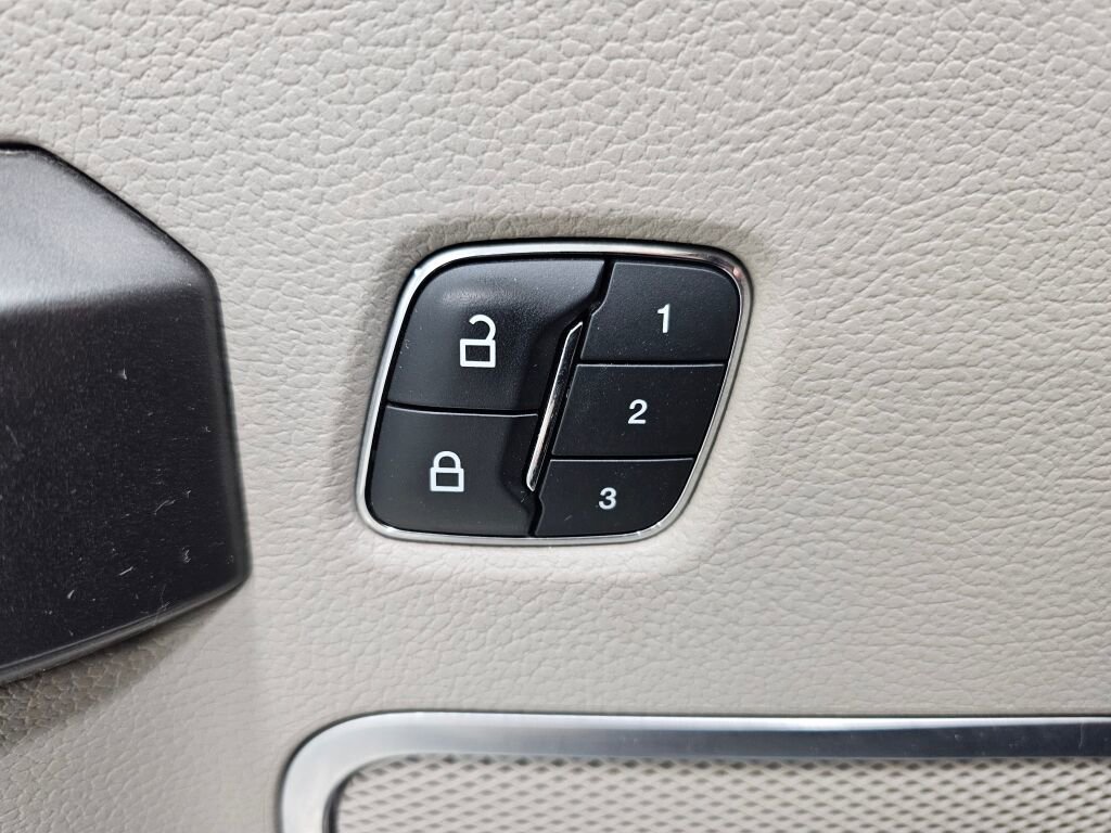 Used 2019 Ford F150 Limited w/ Trailer Tow Package image 34