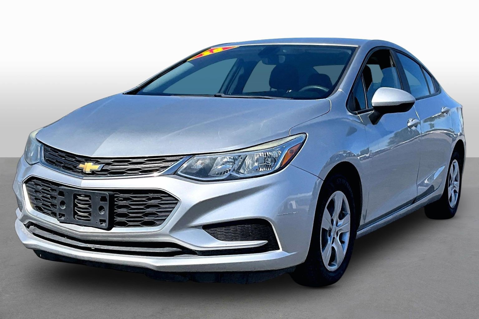 Used 2018 Chevrolet Cruze LS image 1