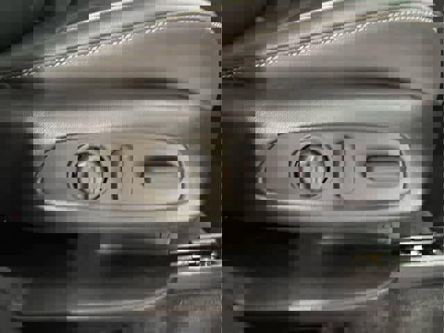 Used 2023 Chevrolet Traverse LT image 38