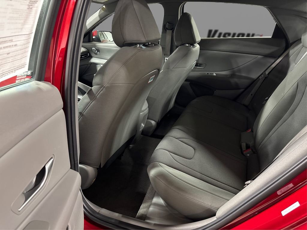Certified 2025 Hyundai Elantra SE image 10