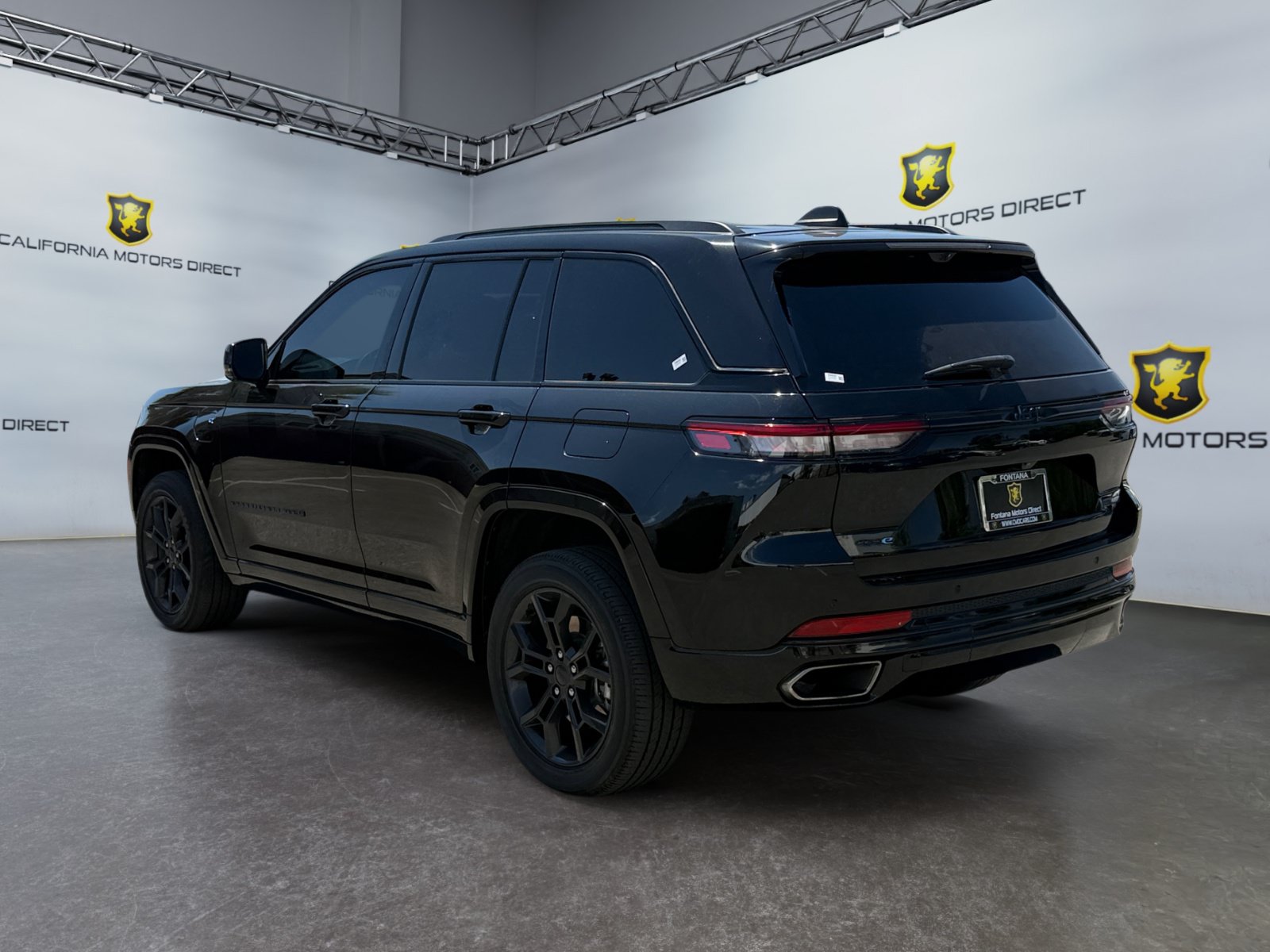 Used 2023 Jeep Grand Cherokee 30th Anniversary AWD/4WD image 3