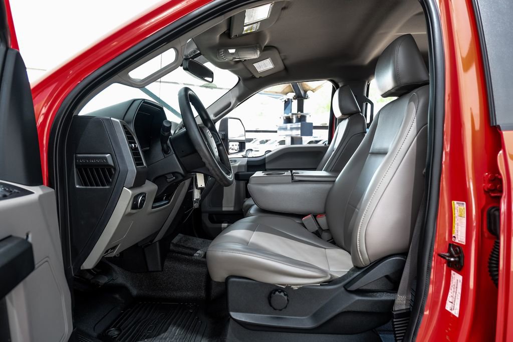 Used 2018 Ford F350 XL w/ Power Equipment Group RWD image 3