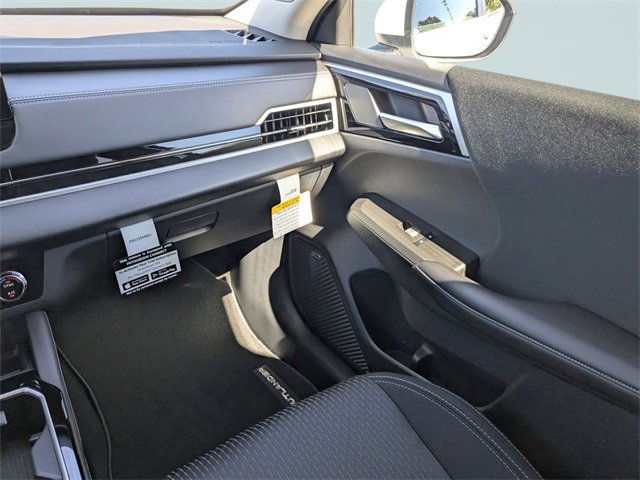 New 2025 Mitsubishi Outlander ES image 15