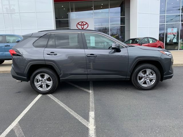 Used 2025 Toyota RAV4 XLE AWD/4WD image 2