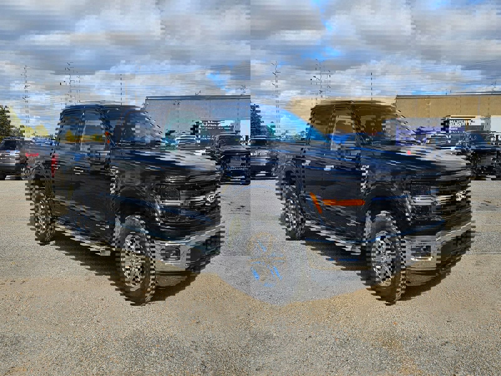 Used 2024 Ford F150 XLT w/ Mobile Office Package image 7